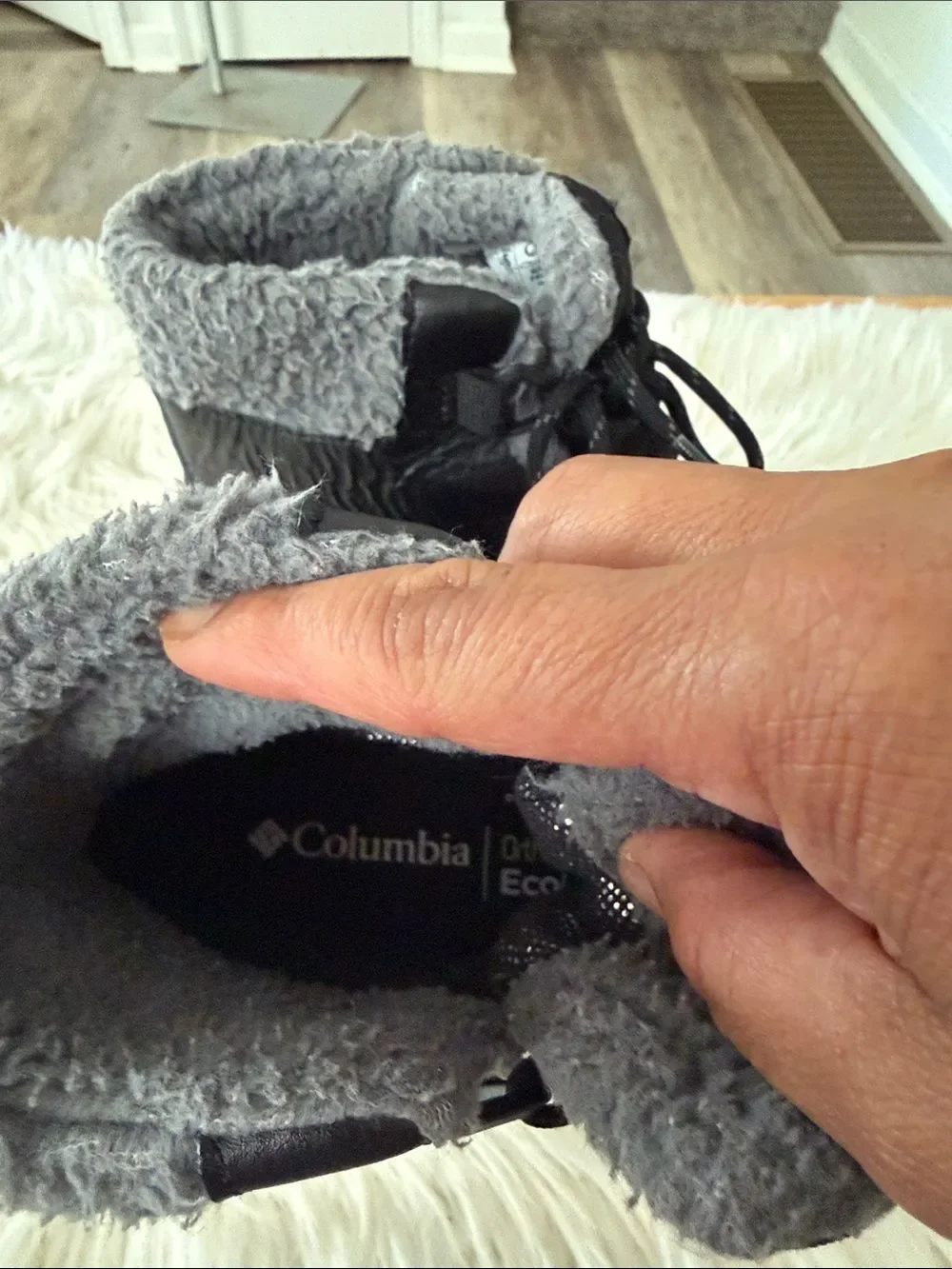 Columbia Kids Black Faux-Fur Lined Snow Boots Size 6